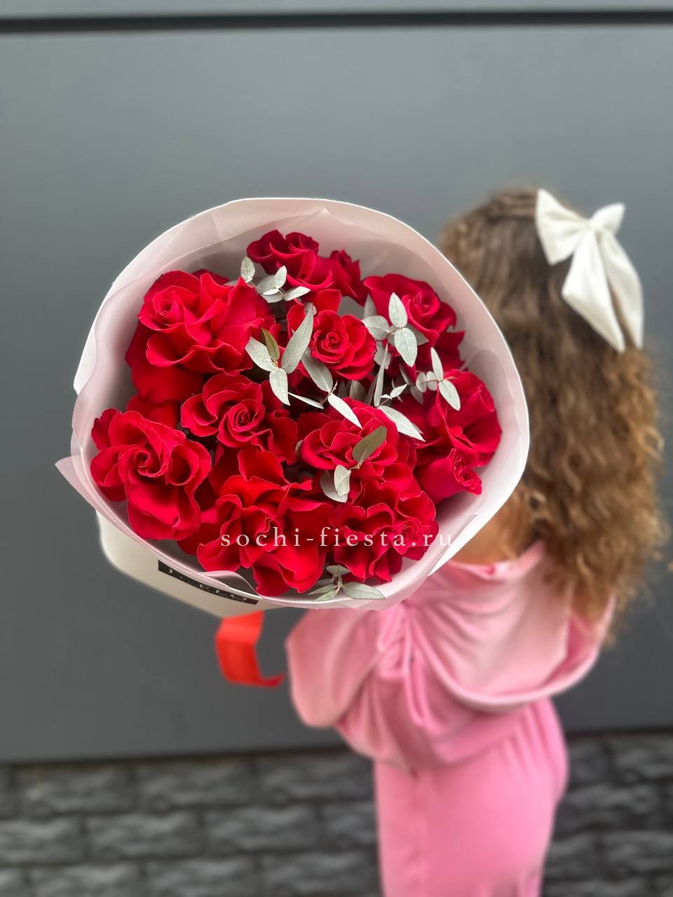 Красные французские розы — доставка цветов Каменске-Уральском