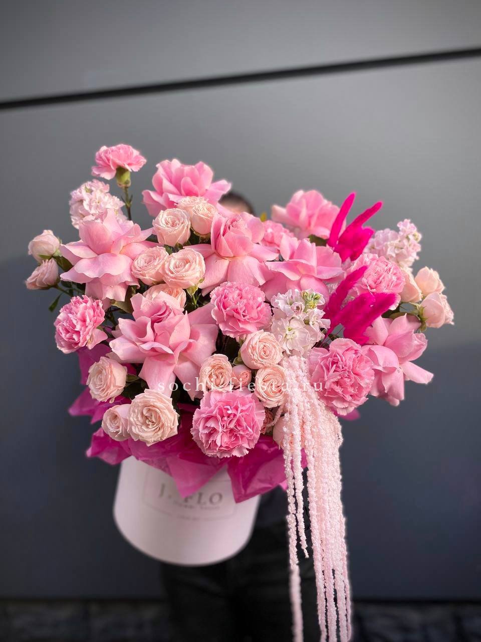 Цветы в коробках — купить в Каменске-Уральском