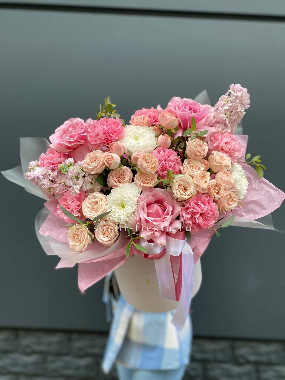 Авторский цветочный бокс — заказать в Каменске-Уральском