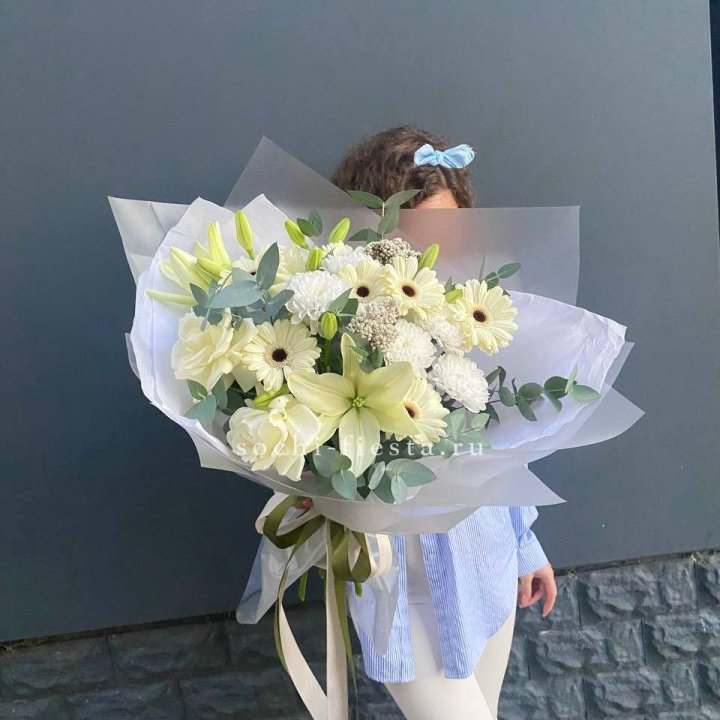 Букет с лилией и герберой с доставкой в Каменске-Уральском