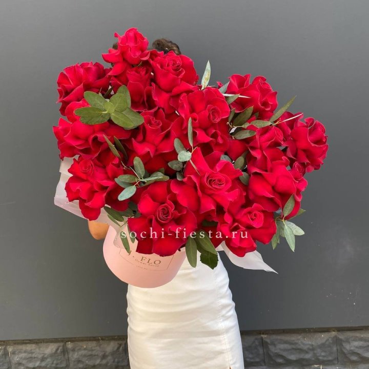 Бокс из 17 французских роз с доставкой в Каменске-Уральском