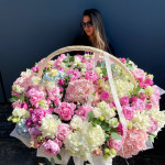 Заказать КОРЗИНЫ С ЦВЕТАМИ в Каменске-Уральском с доставкой и по самым низким ценам