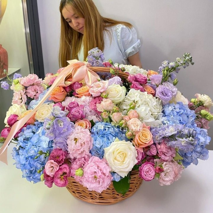 Авторская корзина "Экстра" с доставкой в Каменске-Уральском