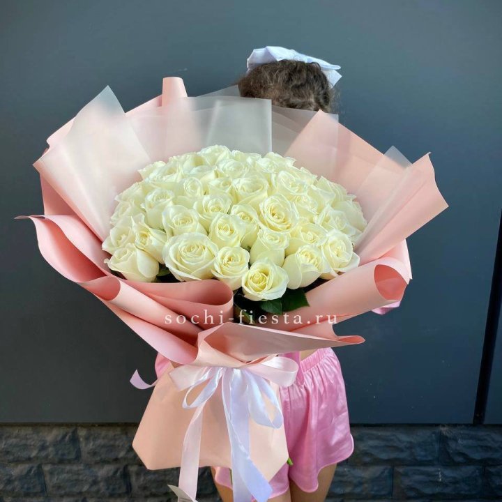 35 белых роз в Каменске-Уральском
