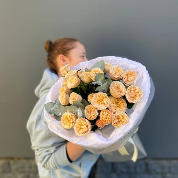 7 пионовидных роз в Каменске-Уральском